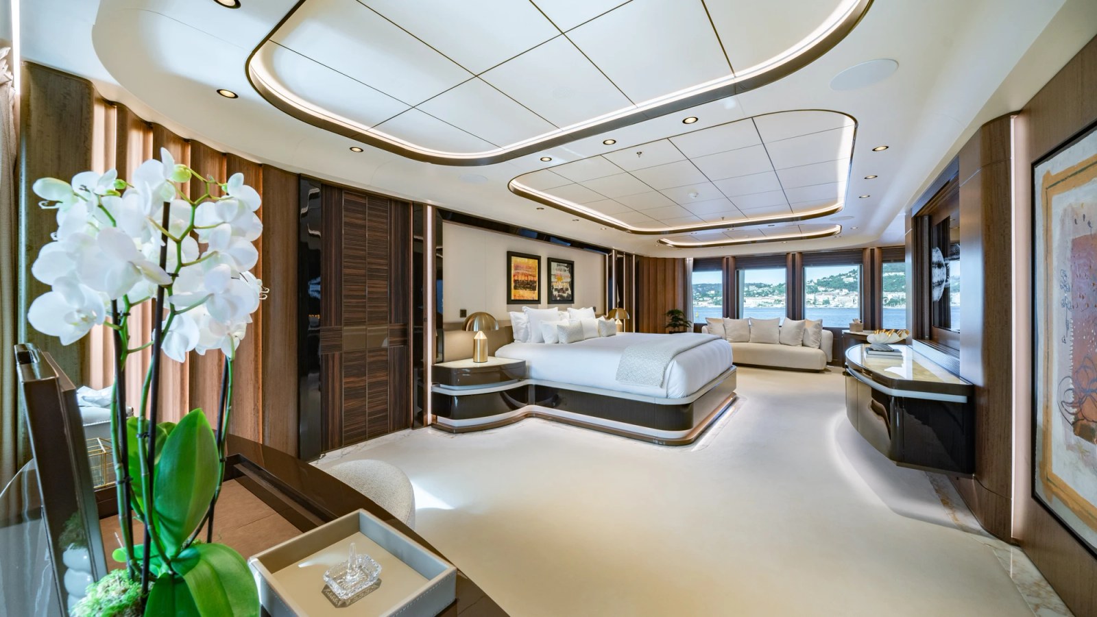 The three-sided beach club on the superyacht MALIA, open to the water