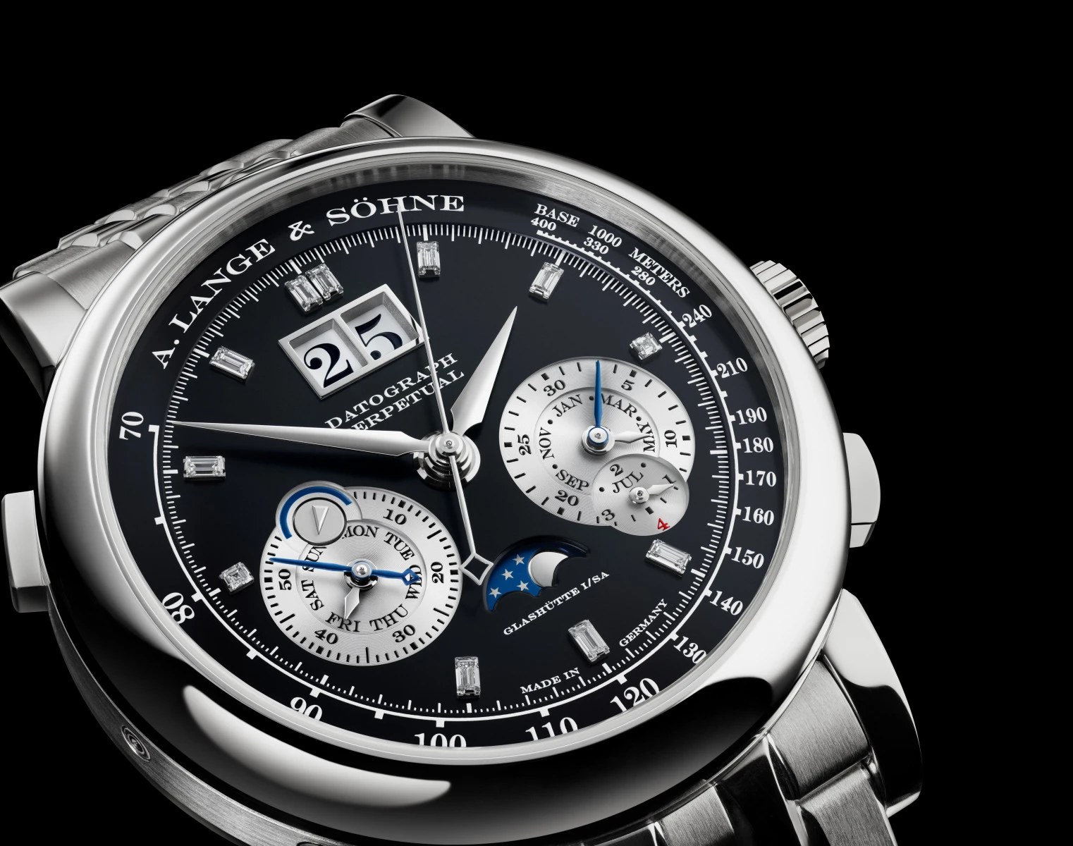 Dial details of the Datograph Perpetual