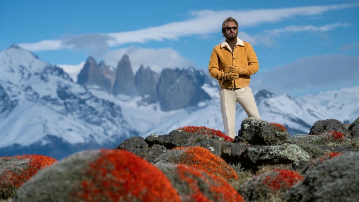 The model standing in Cerro Guido