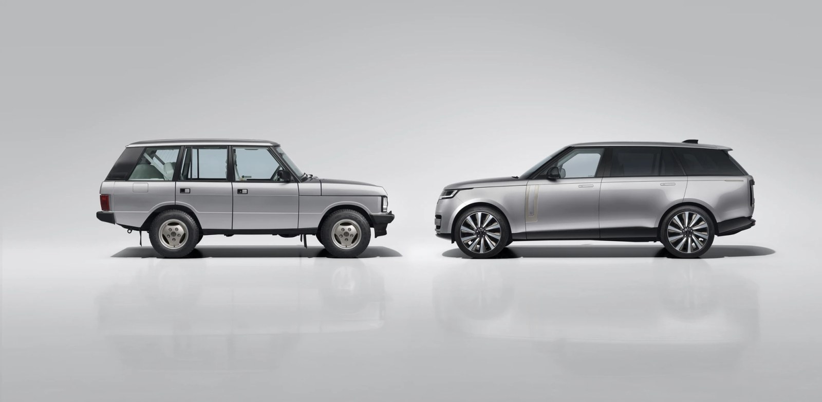 Range Rover pairs a 1993 Classic with the new SV Ultra for Monterey
