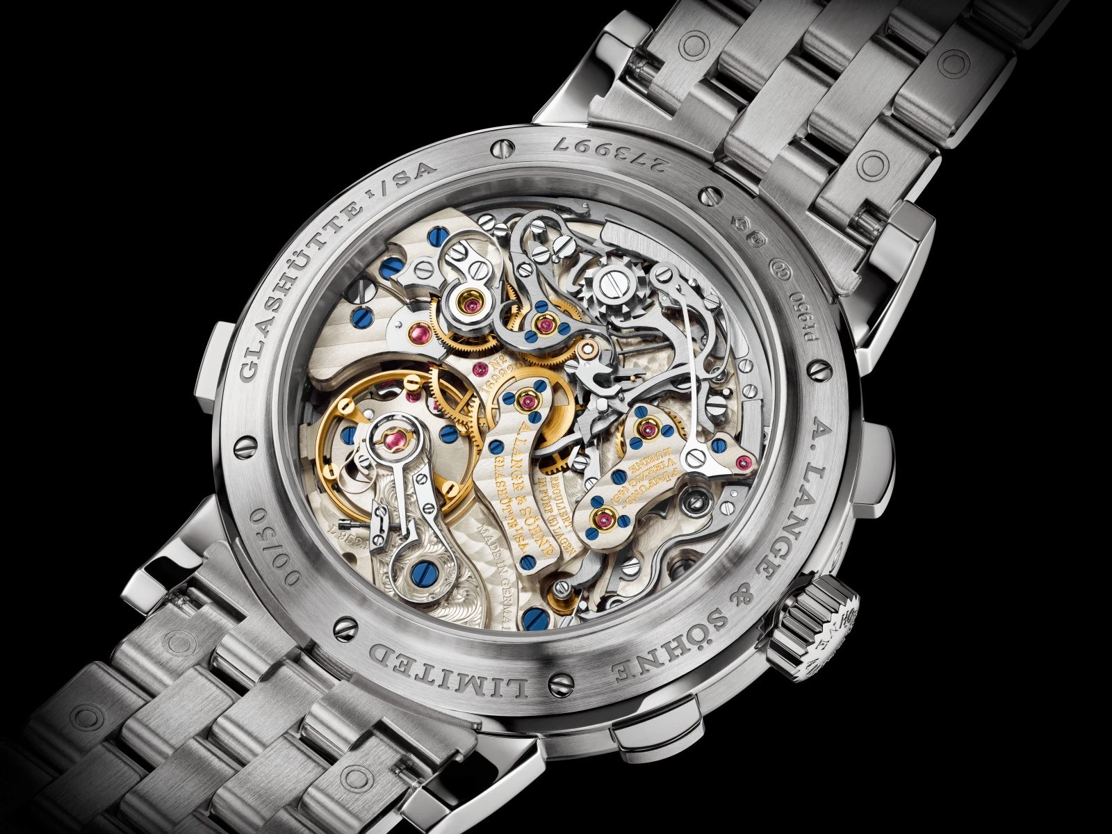 Deployant clasp and platinum bracelet links of the Datograph