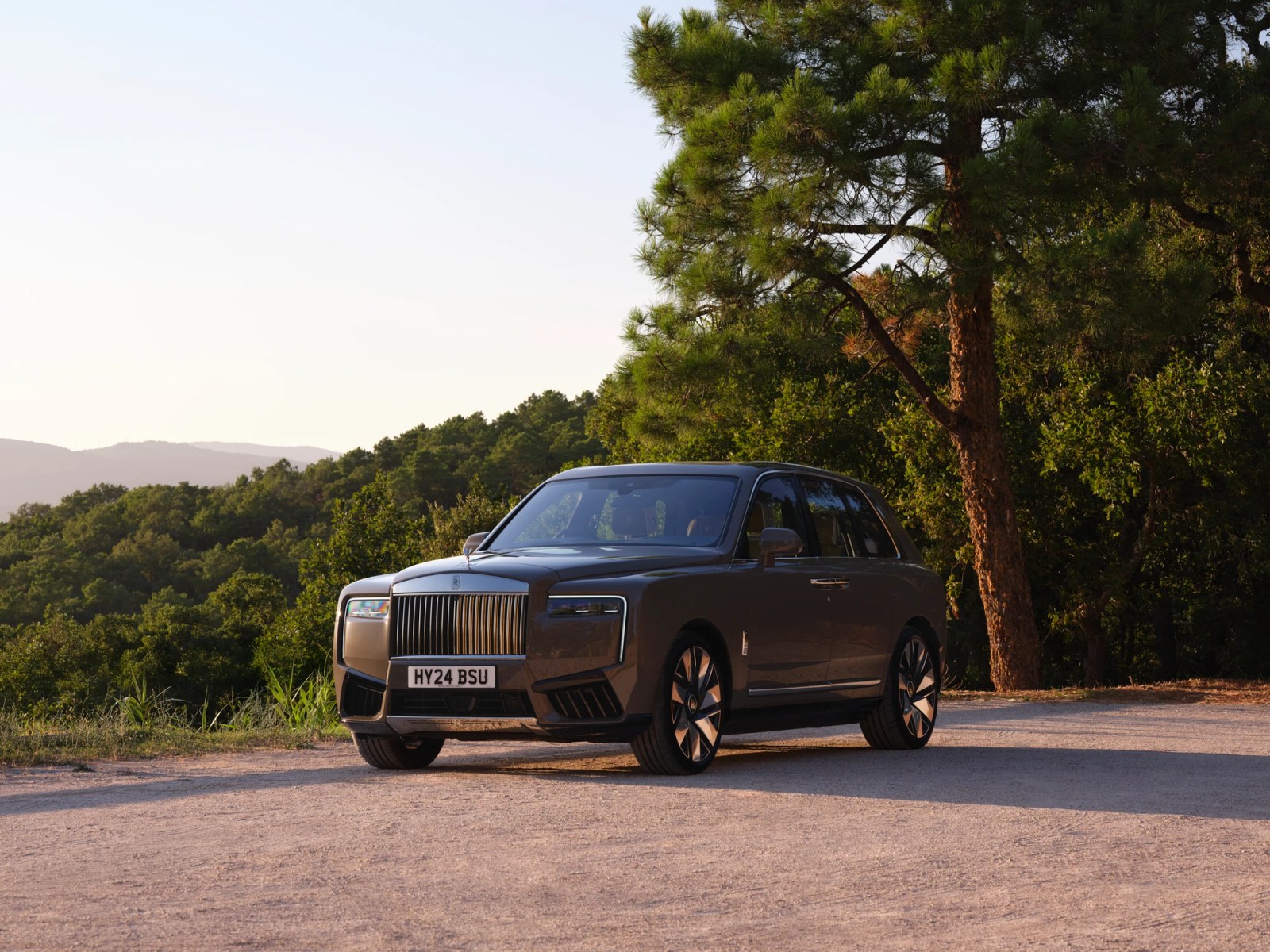 Rolls-Royce Returns to Saint-Tropez With Sixteen Bespoke Cars