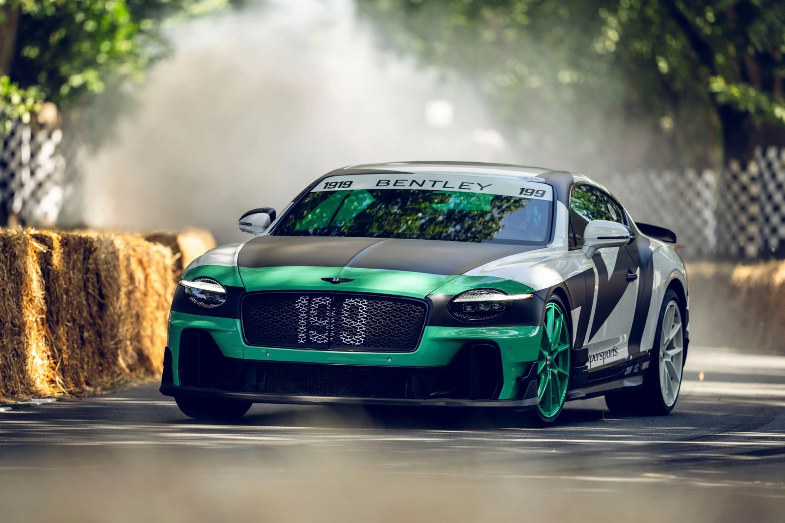 A close-up of the Pymkhana Bentley Supersports' custom livery.