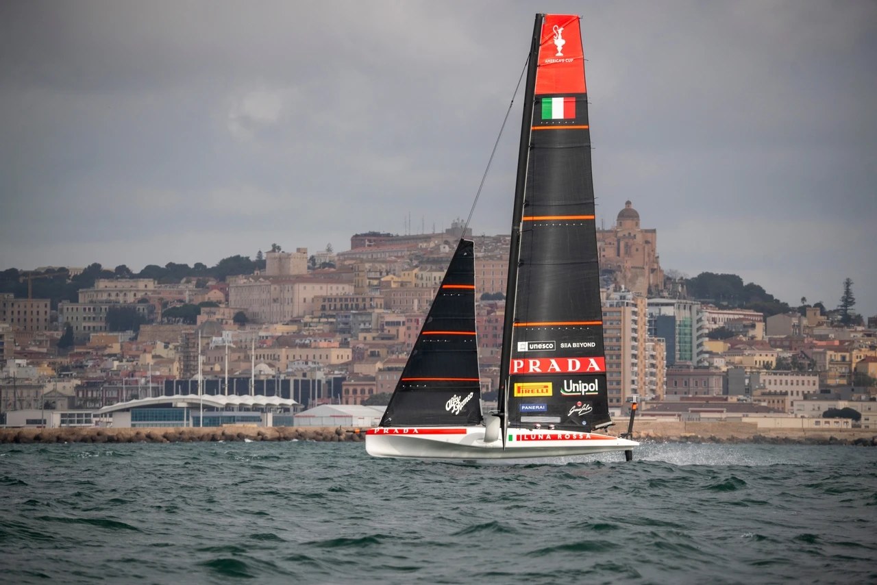 Keeping well in range of each other, the two teams performed close quarters tacking manoeuvres (with a couple of epic nosedives caught from the drone camera) and then continued their duels downwind on low angles. | Luna Rossa Team \| Giulia Caponnetto
