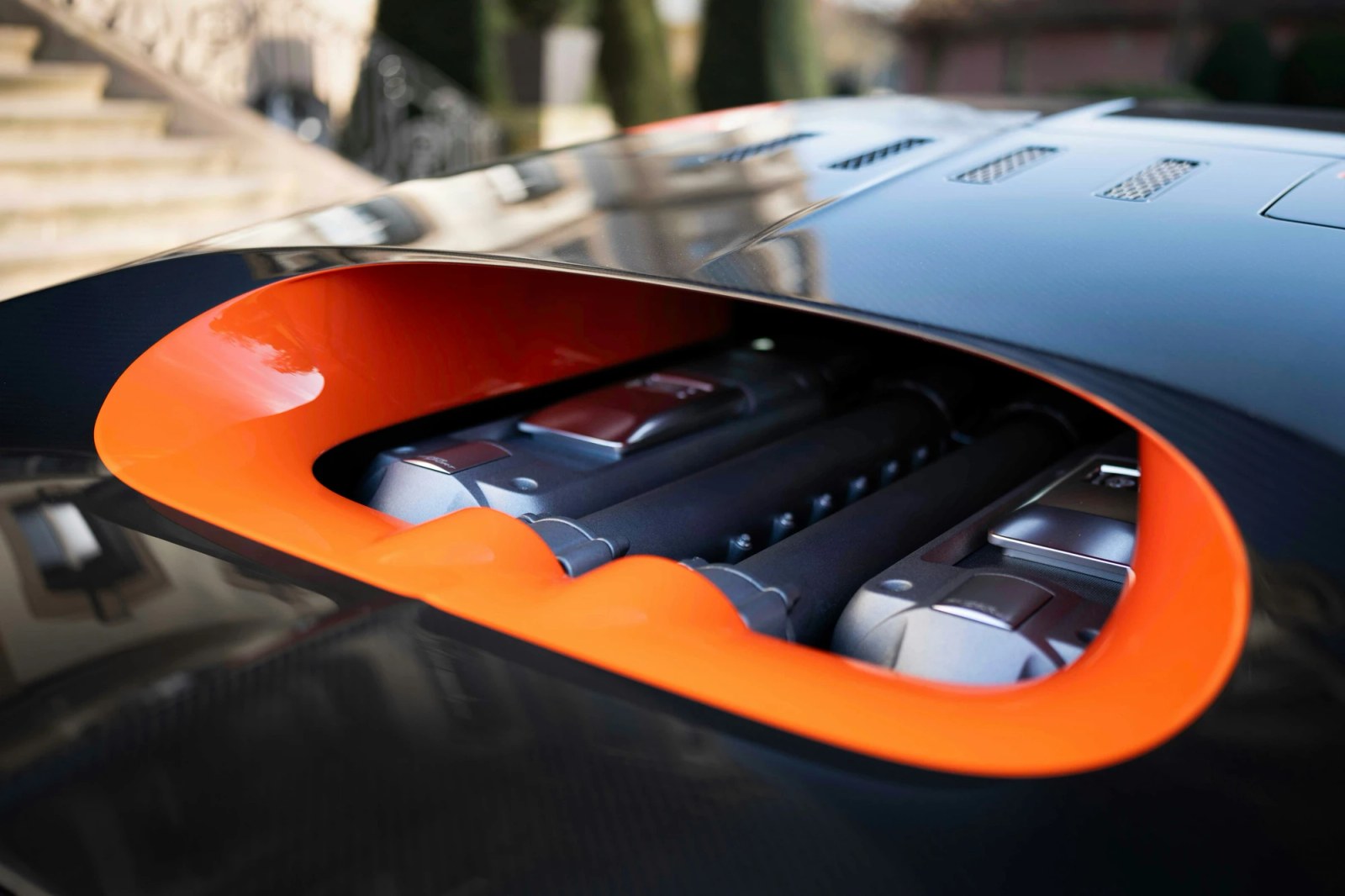 The original W16 engine of the record-setting Bugatti Veyron, preserved for historical significance.