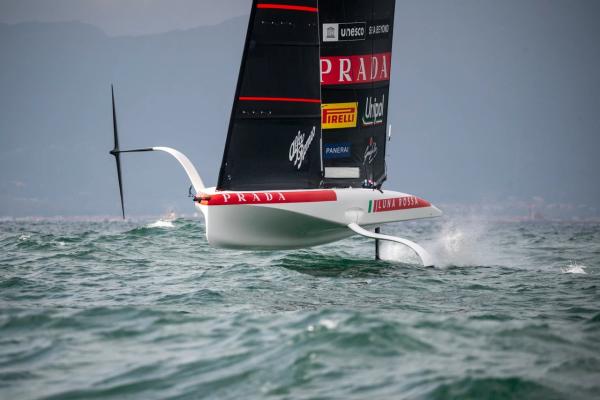 Luna Rossa Finds the Edge on a 'Crazy Day'